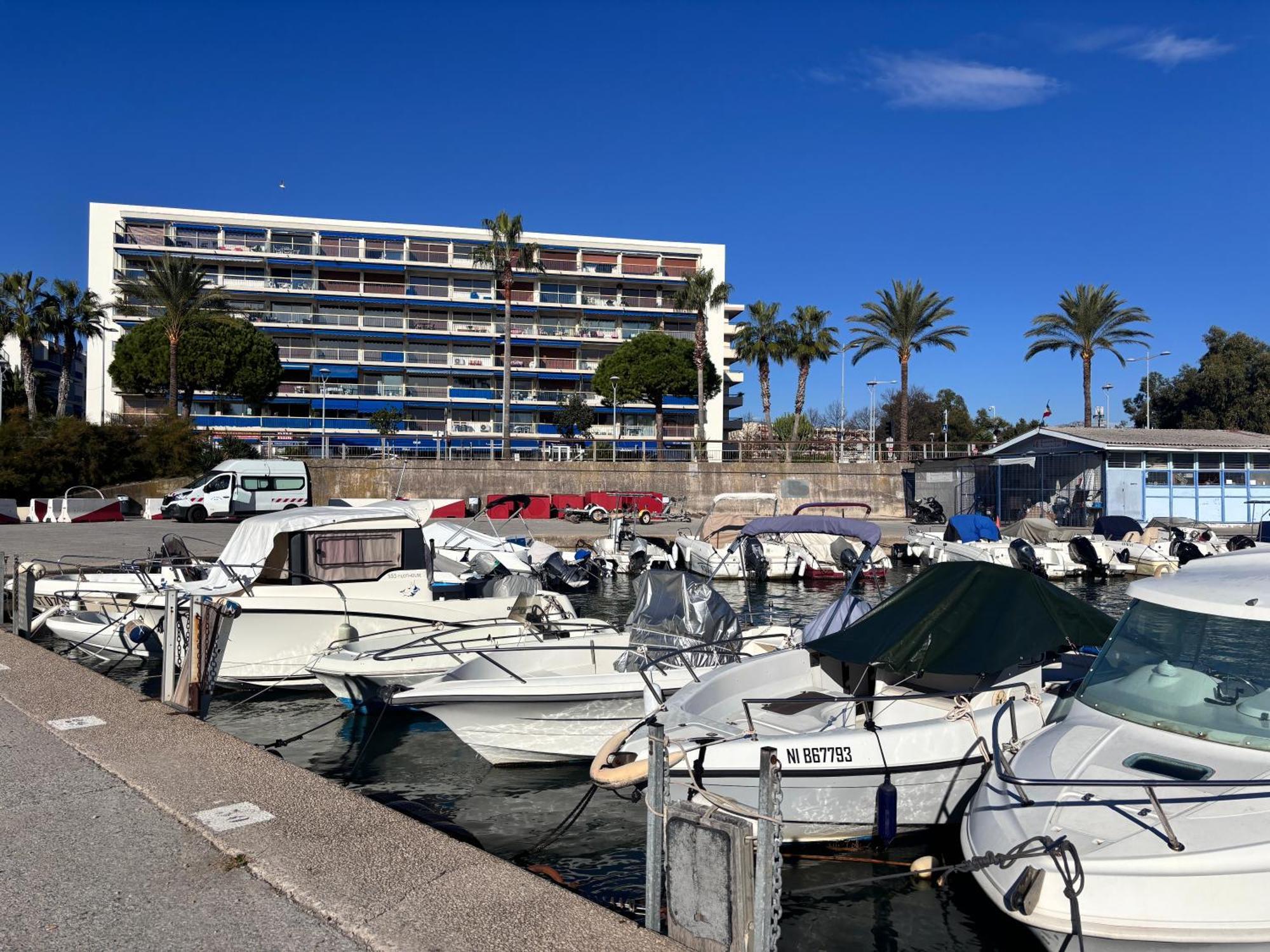 Front De Mer,Plage, Piscine, Parking Кан сюр Мер Екстериор снимка