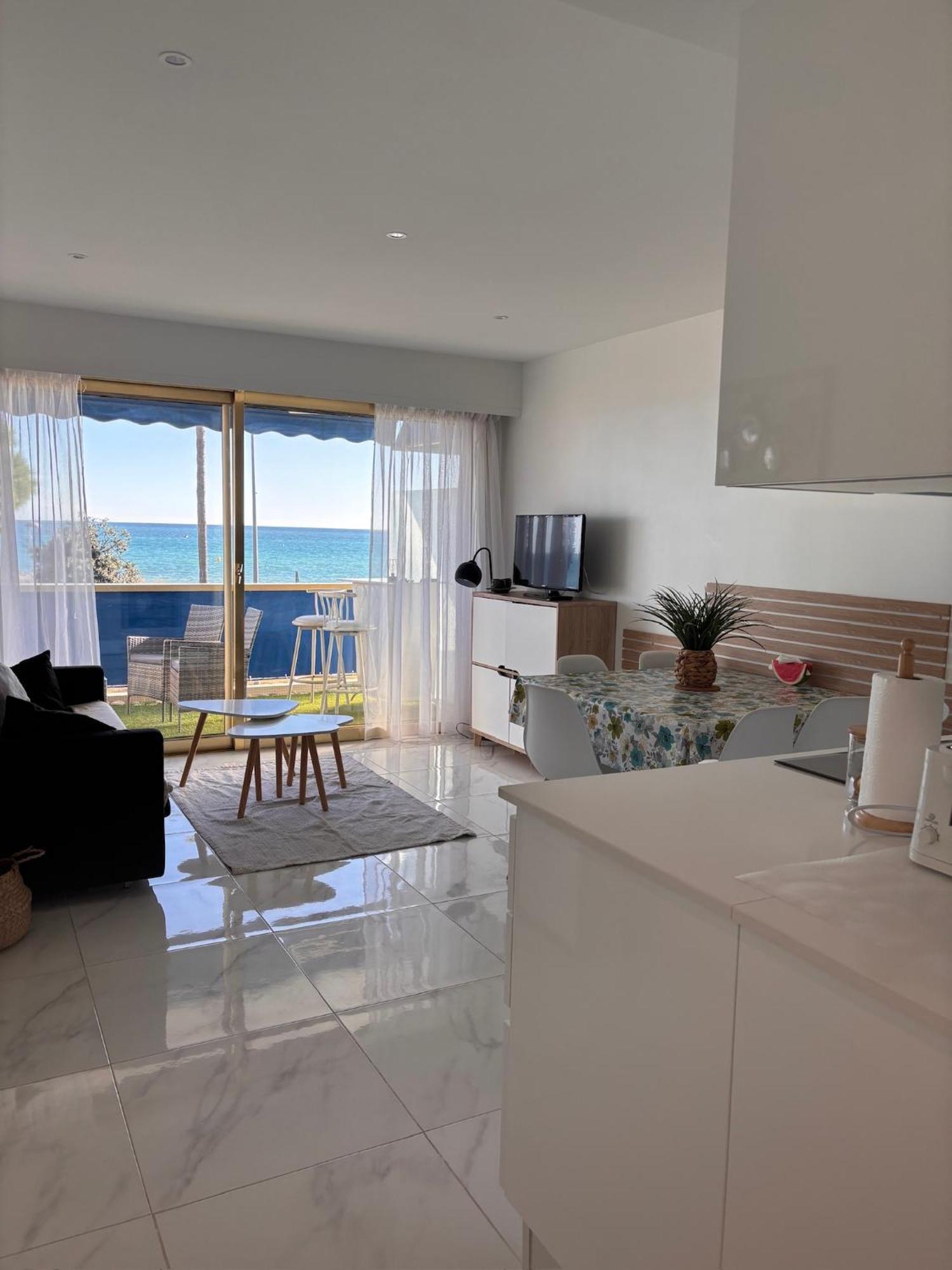 Front De Mer,Plage, Piscine, Parking Кан сюр Мер Екстериор снимка