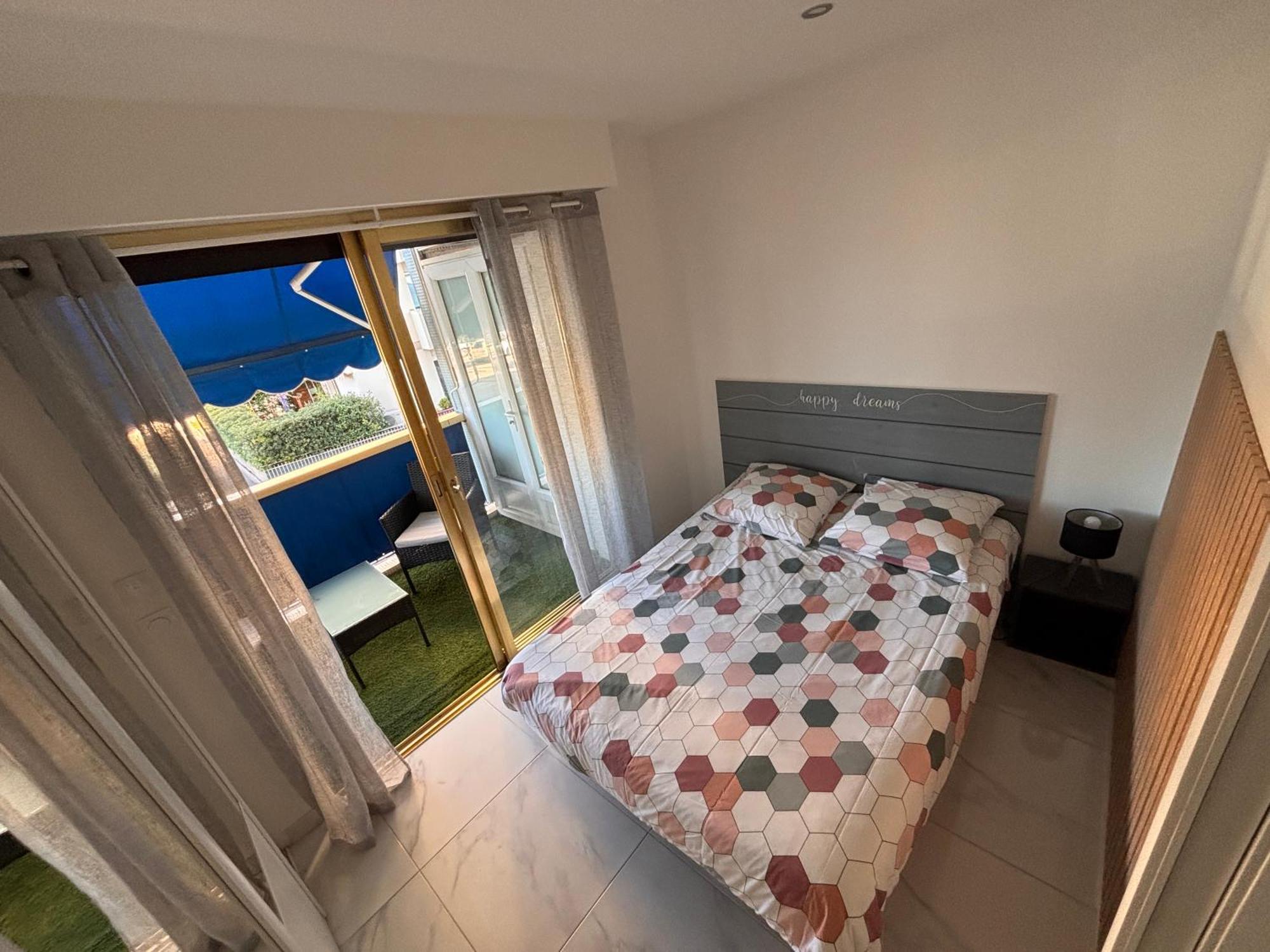 Front De Mer,Plage, Piscine, Parking Кан сюр Мер Екстериор снимка